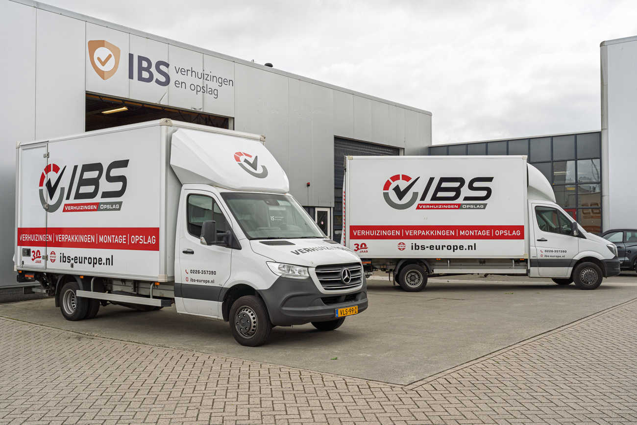pand IBS Verhuizingen en Opslag met verhuiswagens